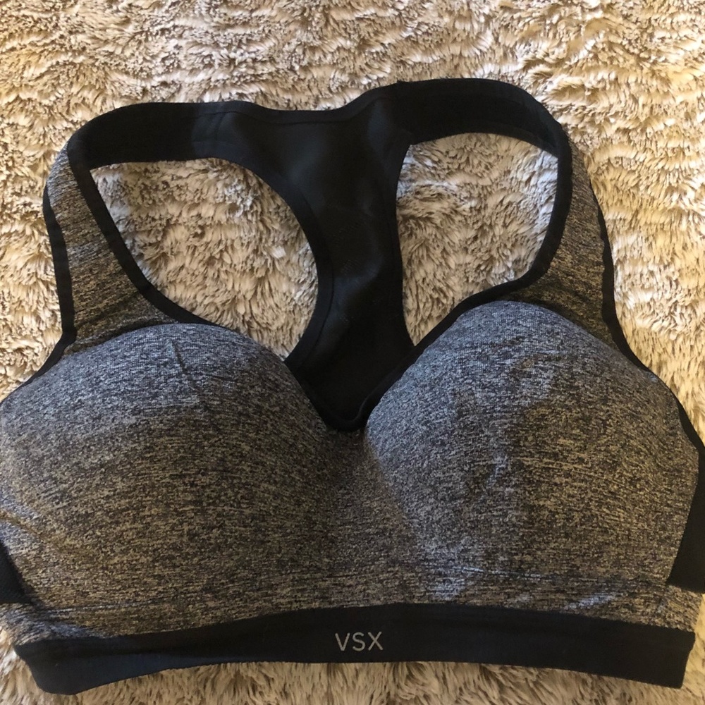 VS SPORT 34C sports bra NWOT